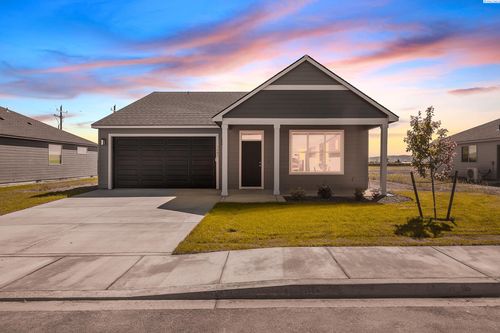 1603 Diamond Ave, Grandview, WA, 98930 | Card Image