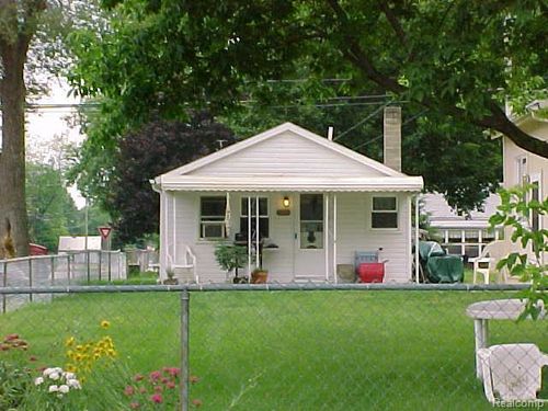 3240 Melvin Ave, Rochester Hills, MI, 48307-4857 | Card Image