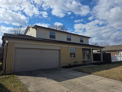 45193 Quaker Hill Dr, Canton, MI, 48187-2560 | Card Image