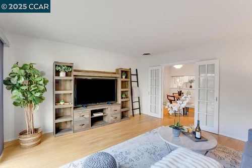 apt-11-1411 Creekside Dr, Walnut Creek, CA, 94596-5639 | Card Image