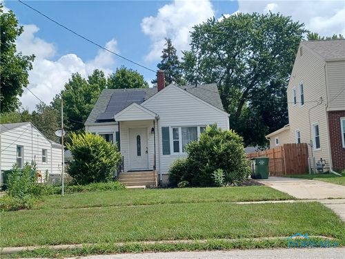 806 Pierce St, Maumee, OH, 43537-3628 | Card Image