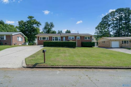 2014 Chambers Dr Ne, Huntsville, AL, 35811-2421 | Card Image