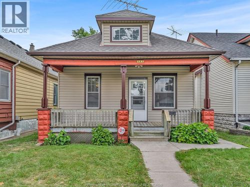 489 Mckay Ave, Windsor, ON, N9B1Z7 | Card Image