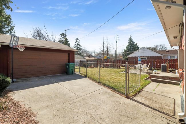 15714 Camden Ave, House other with 3 bedrooms, 2 bathrooms and null parking in Eastpointe MI | Image 25
