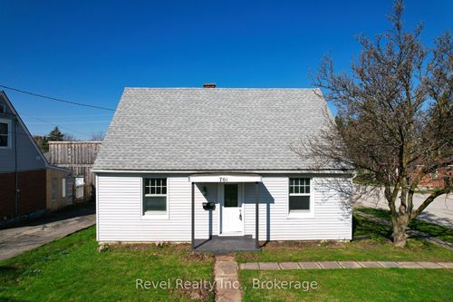 701 5th St E, Owen Sound, ON, N4K1E4 | Card Image