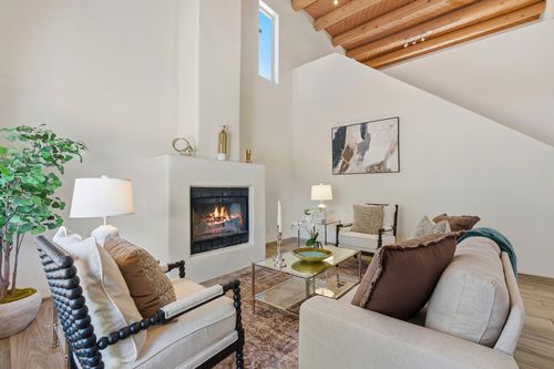 1895 Quemado St, Santa Fe, NM, 87505-5622 | Card Image