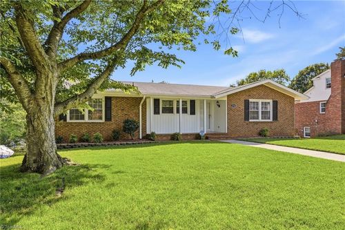 2760 Edinburg Dr, Winston-Salem, NC, 27103-5743 | Card Image