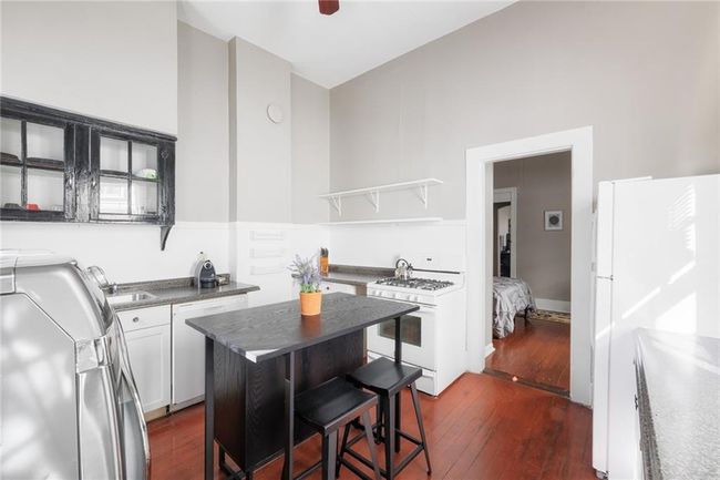 Kitchen view from back of house | Image 8