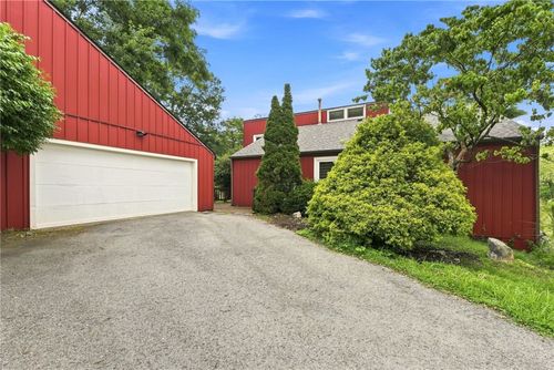 126 Pinewood Dr, Bridgeville, PA, 15017-1220 | Card Image