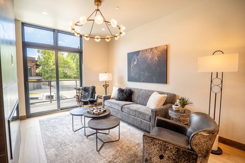 202-220 2nd St E, Whitefish, MT, 59937-2582 | Card Image