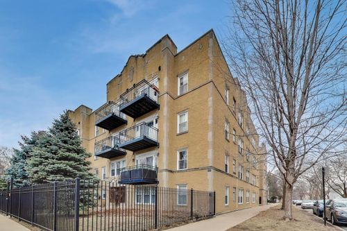 apt-1-2000 W Greenleaf Ave, Chicago, IL, 60645-3589 | Card Image