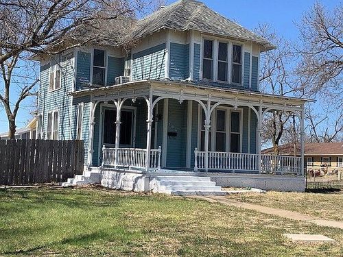 204 S Rothsay Ave, Minneapolis, KS, 67467-2722 | Card Image