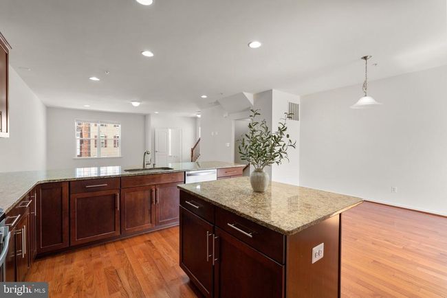 7769 Dagny Way, Townhouse with 4 bedrooms, 4 bathrooms and null parking in ELKRIDGE MD | Image 9