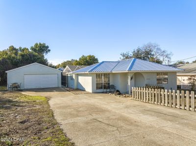 21321 Pompano Avenue, House other with 3 bedrooms, 2 bathrooms and null parking in Panama City Beach FL | Image 3