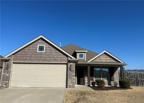 4526 W Croft Dr, Fayetteville, AR, 72704-5041 | Card Image