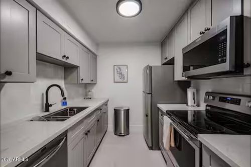 a124-7625 E Camelback Rd, Scottsdale, AZ, 85251-2105 | Card Image