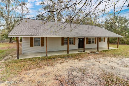 12522 Wolf River Rd, Gulfport, MS, 39503-8107 | Card Image