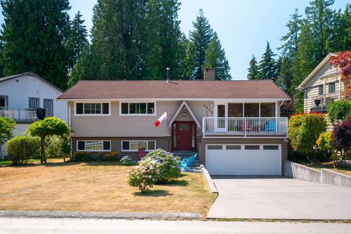2573 Kilmarnock Cres, North Vancouver, BC, V7J2Z3 | Card Image