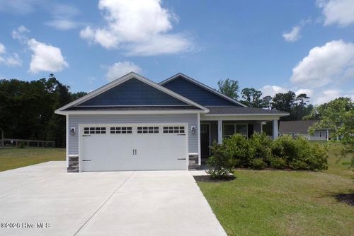 127 Waterford Way, Maysville, NC, 28555-7096 | Card Image