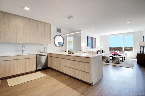 apt-214-333 Warner Ave, Roslyn Heights, NY, 11577-1096 | Card Image