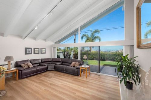 1151 Catalina Blvd, San Diego, CA, 92107-3901 | Card Image
