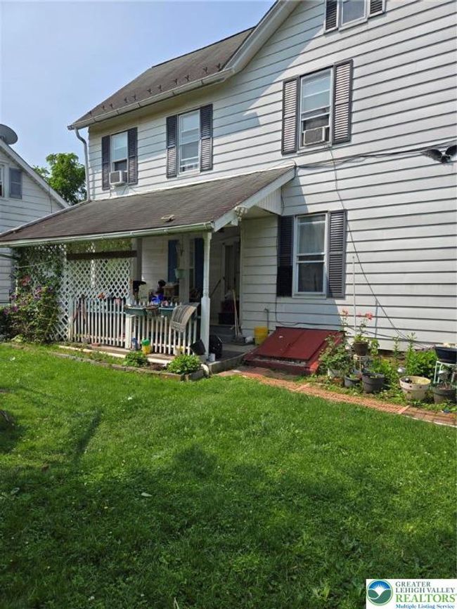 2018 Hanover Ave, House other with 4 bedrooms, 2 bathrooms and null parking in Allentown PA | Image 4