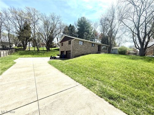 4669 Mars Rd, Uniontown, OH, 44685-9621 | Card Image