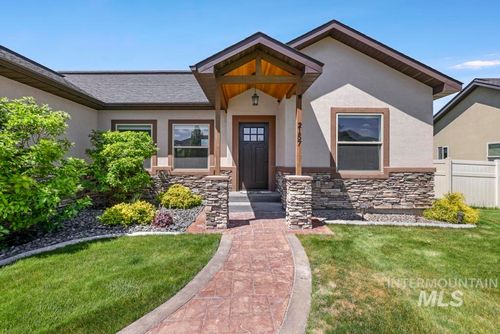 2157 Cayuse St, Twin Falls, ID, 83301-5684 | Card Image