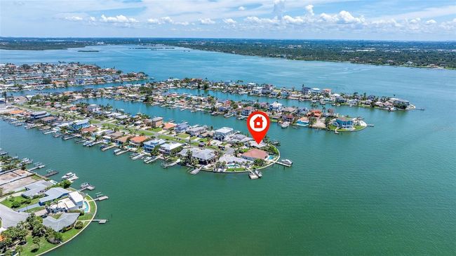 11055 7 Th St E, House other with 3 bedrooms, 2 bathrooms and null parking in TREASURE ISLAND FL | Image 33