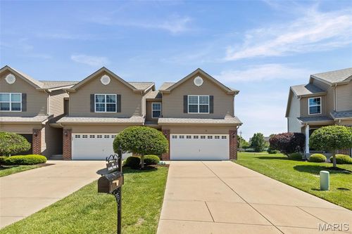836 Harbor Woods Dr, Fairview Heights, IL, 62208-2189 | Card Image