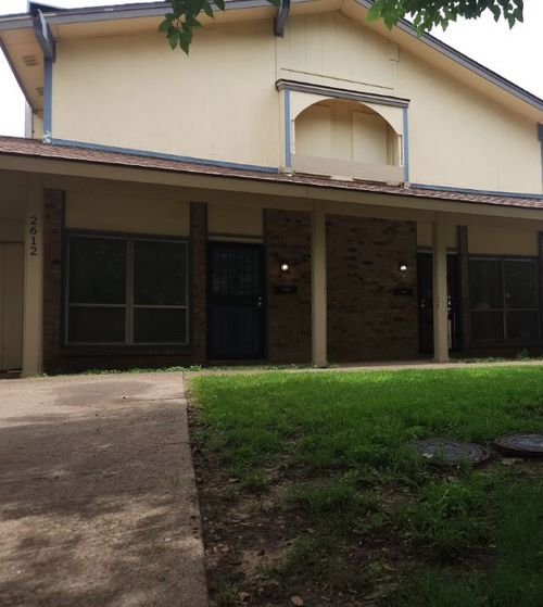 2612 Santa Barbara Dr, Grand Prairie, TX, 75052-5240 | Card Image