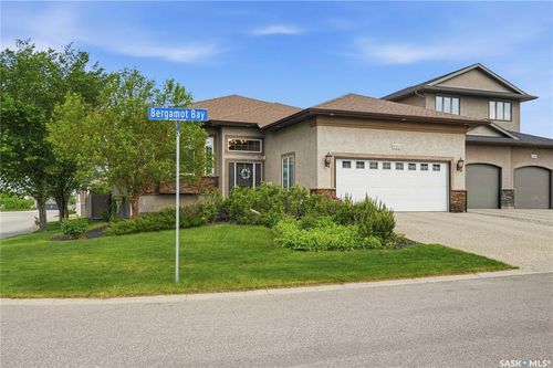 4501 Bergamot Bay E, Regina, SK, S4V1M8 | Card Image