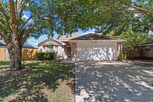 2722 Sunset Dr, Glenn Heights, TX, 75154-2024 | Card Image