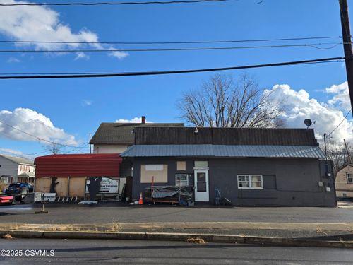 228 Broad St, West Milton, PA, 17886-8009 | Card Image