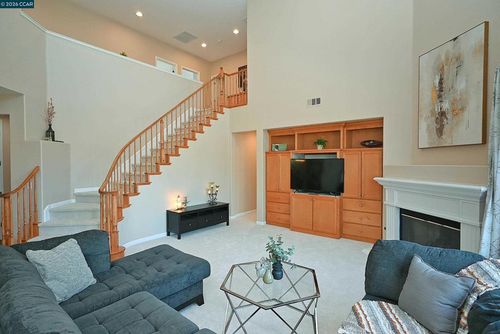 463 Samuel Ct, Benicia, CA, 94510-3970 | Card Image
