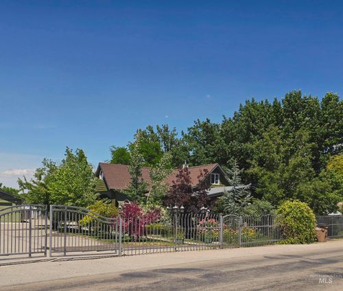 1334 Cascade Rd, Emmett, ID, 83617-4213 | Card Image