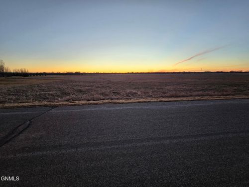 5310 Falconer Dr, Bismarck, ND, 58504-3191 | Card Image