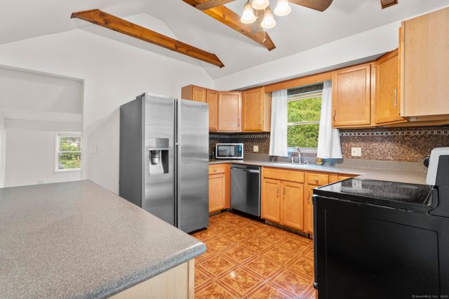 4 Buttonball Trl, House other with 3 bedrooms, 2 bathrooms and null parking in Norwalk CT | Image 8