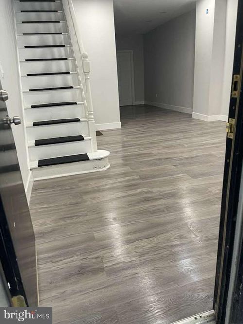 527 S Redfield St, PHILADELPHIA, PA, 19143-1129 | Card Image