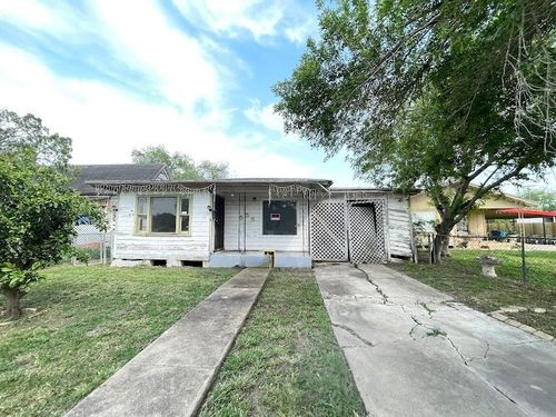 555 S Reagan St, San Benito, TX, 78586-3855 | Card Image