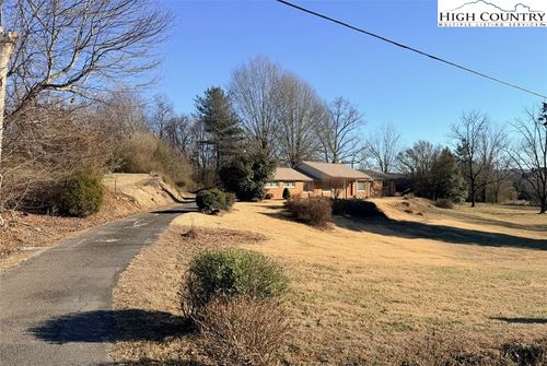 226 White Plains Rd, Roaring River, NC, 28669-9200 | Card Image