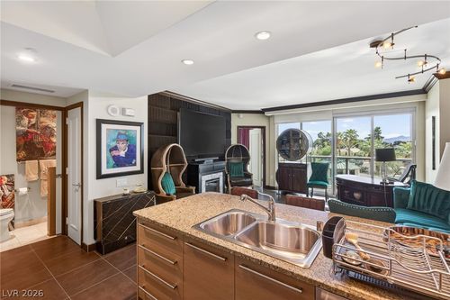 unit-204-322 Karen Ave, Las Vegas, NV, 89109-0413 | Card Image