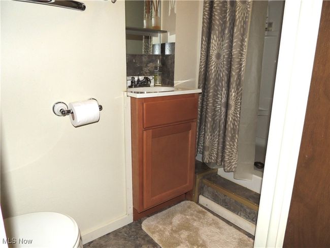 678 Laurelwood Dr Se, House other with 3 bedrooms, 2 bathrooms and null parking in Warren OH | Image 14