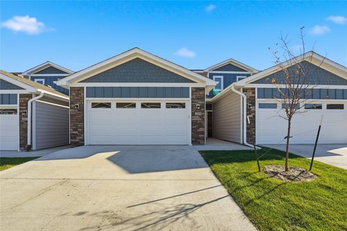 213 Nw Waverly Dr, Waukee, IA, 50263-1265 | Card Image