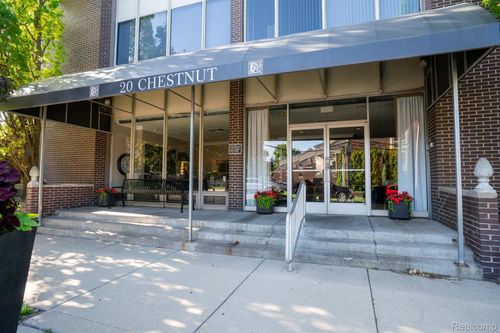 apt-302-20 Chestnut St, Wyandotte, MI, 48192-5239 | Card Image