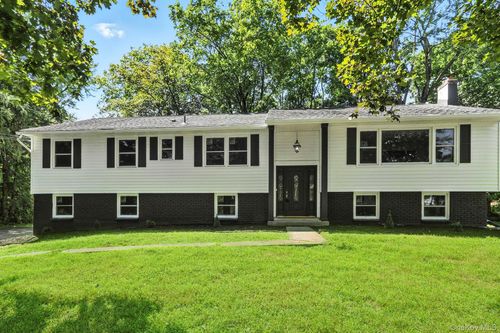 24 Miron Dr, Poughkeepsie, NY, 12603-5039 | Card Image