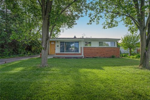 3336 Braddock St, Kettering, OH, 45420-1203 | Card Image