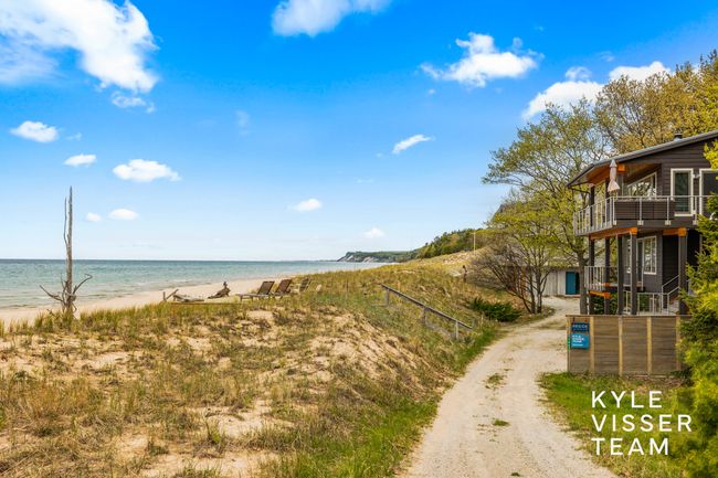 7042 S Montgomery Blvd, House other with 2 bedrooms, 3 bathrooms and null parking in Pentwater MI | Image 4