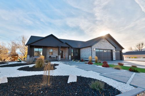 340 E 300 N, Moroni, UT, 84646-7664 | Card Image