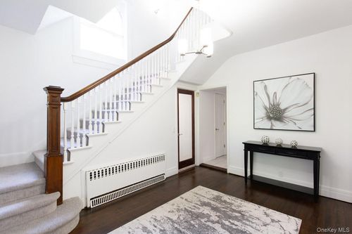 557 Martling Ave, Tarrytown, NY, 10591-4719 | Card Image